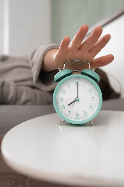 Los ritmos circadianos son fluctuaciones biológicas que siguen un ciclo de aproximadamente 24 horas. 